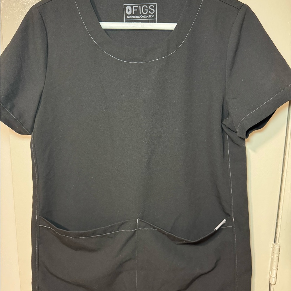 FIGS Women's Black Rama Scrub Top- Medium